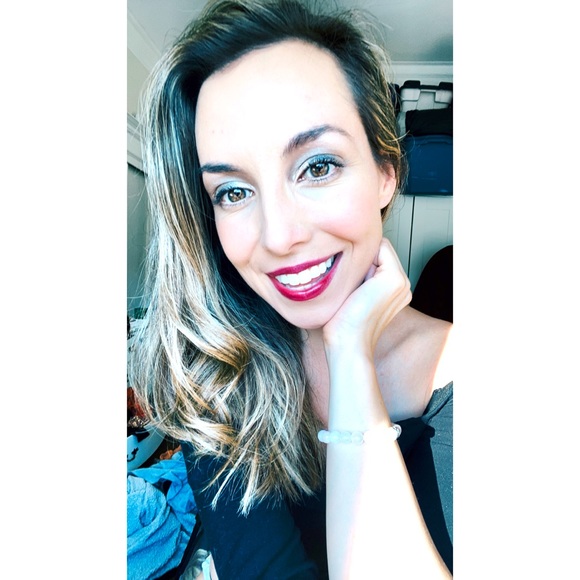 Meet your Posher, Taylor - Picture 1 of 2